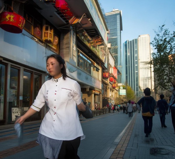 贵阳观山湖区商贸城金华镇,服务员的工作日常与城市发展的脉动 贵阳观山湖区商贸城金华镇,服务员的工作日常与城市发展的脉动